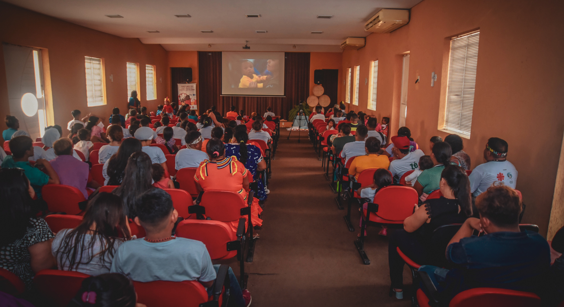 Exibição da Websérie do Orinoco junto à comunidade indígena Warao - Teresina, Piauí.png